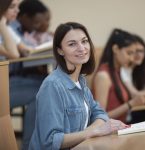 Encceja dominou buscas e reflete interesse educativo entre jovens e adultos