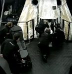 Hubble: imagem revela complexidade de jovens objetos estelares