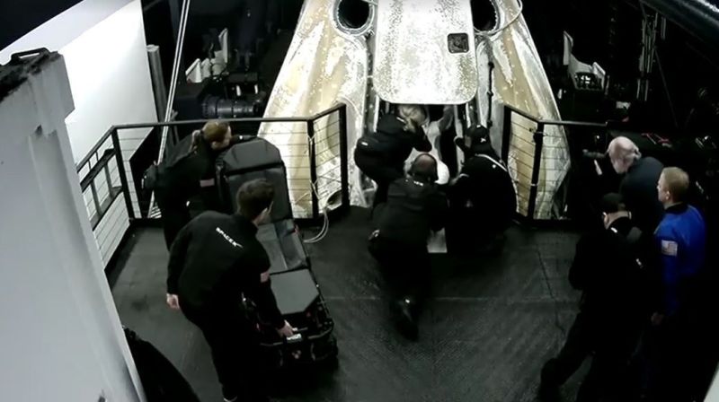 Hubble: imagem revela complexidade de jovens objetos estelares