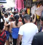 Comércio prevê criar 850 mil empregos no Brasil em 2026, mas inadimplência recorde preocupa