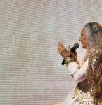 Fã paraense conta como entregou imagem de Nossa Senhora de Nazaré para Maria Bethânia na Bahia