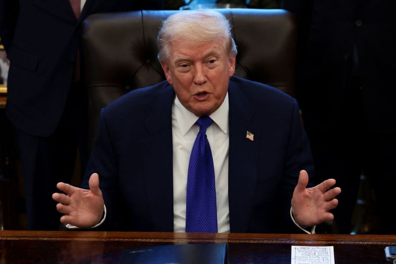 Casa Branca usa recursos da USAID para segurança de chefe do orçamento