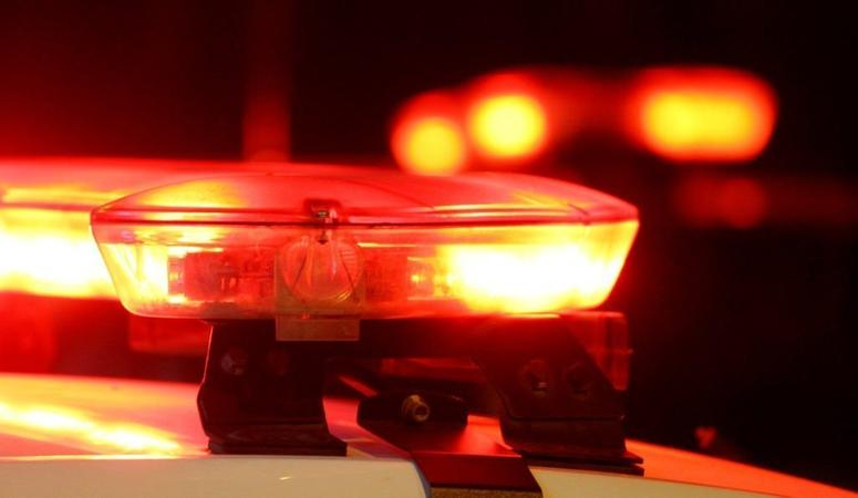 Acidente entre moto e bicicleta deixa três pessoas feridas na avenida Independência, em Ananindeua