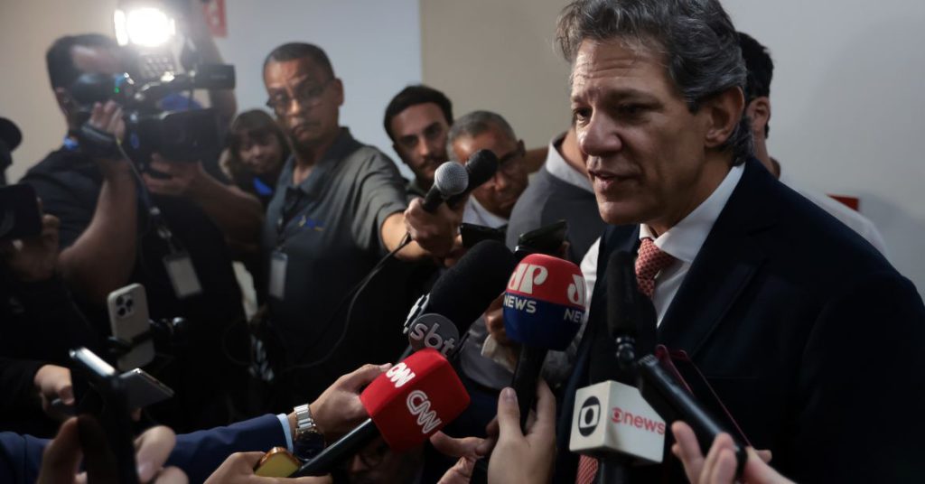 Conflito no Irã vai impactar economia brasileira? Haddad se pronuncia