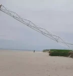 Chuvas em Bragança: farol desaba após maré alta na praia de Ajuruteua