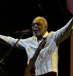 Gilberto Gil diz que compôs sucesso em Belém: "música meio maniçoba"
