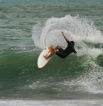 Surfista tem mal súbito e morre em praia de Salinópolis