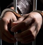 Homem é preso após tocar adolescente e dizer frases de cunho sexual perto de colégio em Capanema