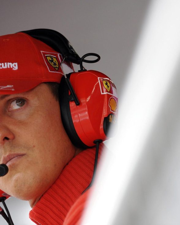 Filha de Schumacher revela como lidou com acidente do pai: 'Precisava fazer alguma coisa'