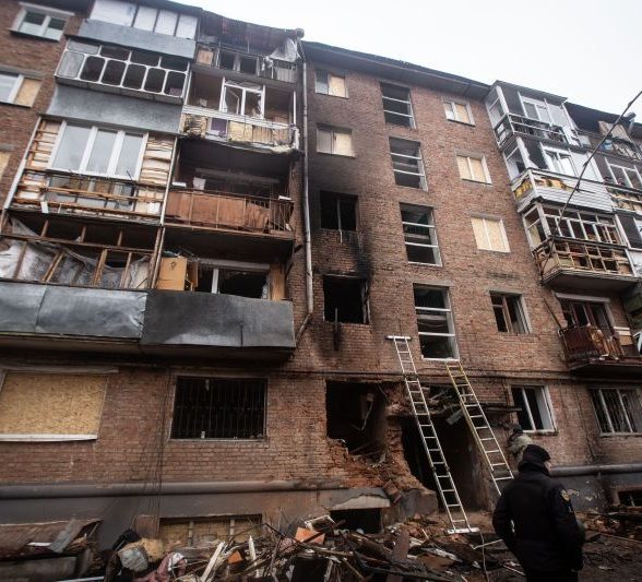 Como a Rússia pressiona estudantes a se alistarem no serviço militar?