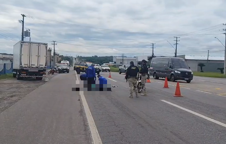 Idoso morre após colisão entre caminhão e motocicleta na BR-316, em Castanhal