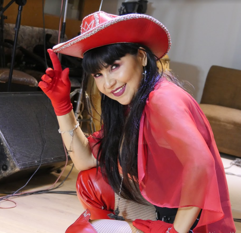 Cantora peruana Rossy War pode se tornar cidadã paraense por projeto de deputado