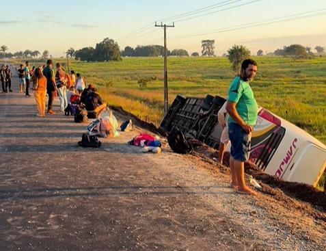 Ônibus tomba e deixa um morto e vários feridos na BR-230, próximo a São Domingos do Araguaia