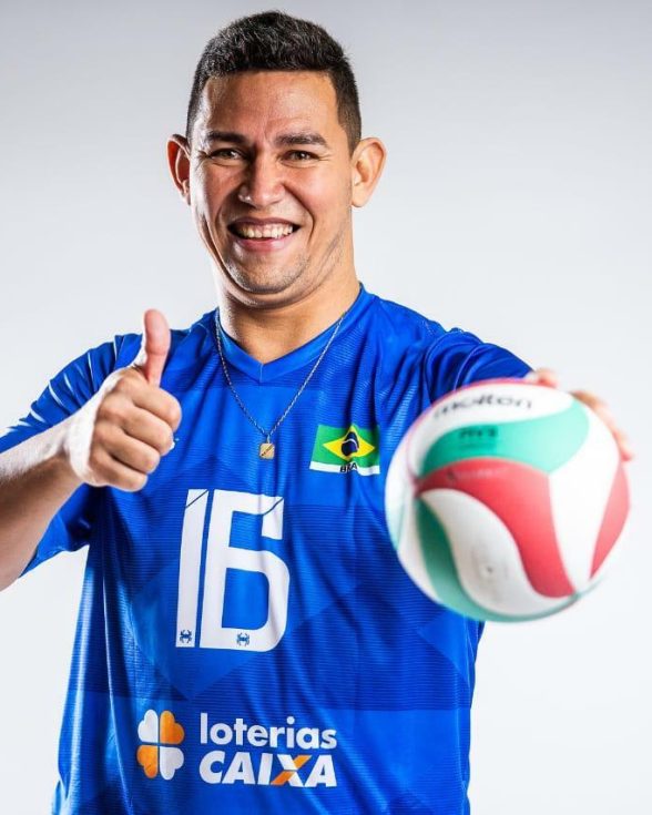 Acidente mudou a vida de paraense, que hoje representa o Brasil no vôlei sentado