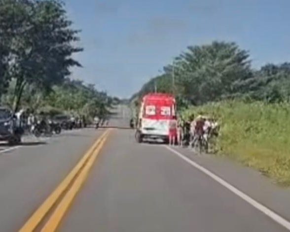 Mulher morre após moto atingir cavalo na PA-112, entre Bragança e Santa Luzia do Pará