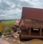 Colisão entre caminhões e carreta termina em morte na BR-155, em Xinguara