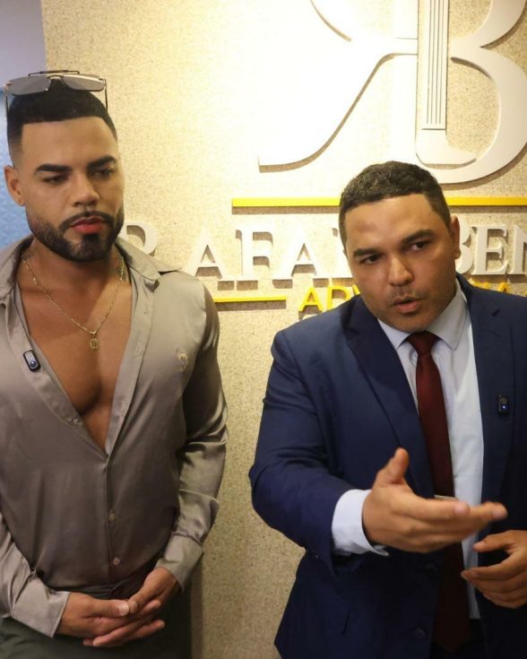 Modelo diz que agiu em legítima defesa e nega ter esfaqueado vencedor de concurso no Marajó