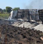 Acidente entre carreta e caminhão deixa veículos destruídos pelo fogo na BR-155, em Rio Maria
